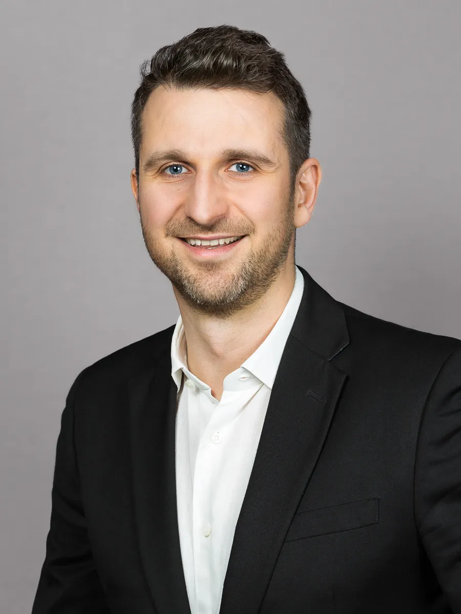 Business portrait of Samuel Sura